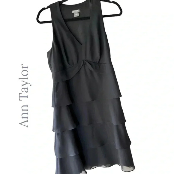 ANN TAYLOR | NWOT | BLACK SLEEVELESS TIERED RUFFLE DRESS | SIZE: 8 - Picture 1 of 9